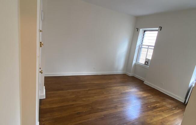 1 bed, 1 bath, $2,900, Unit 5-B