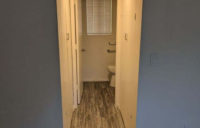 1 bed, 1 bath, 450 sqft, $899, Unit 957