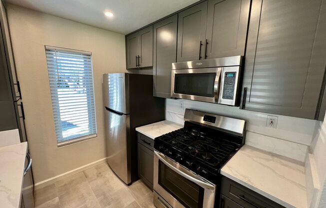Newly Renovated 2B/2BA Condo in Mira Mesa!