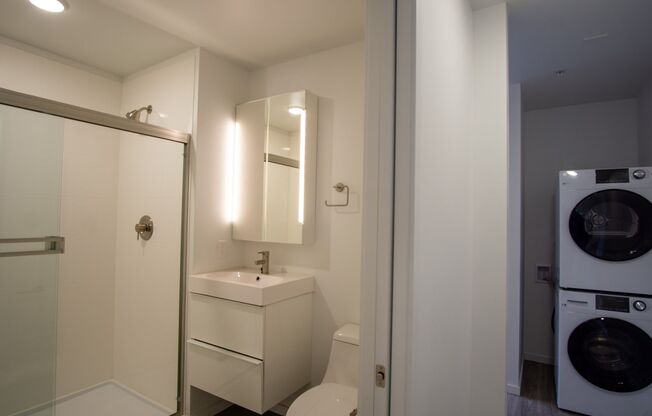 Studio, 1 bath, 340 sqft, $1,275, Unit 105