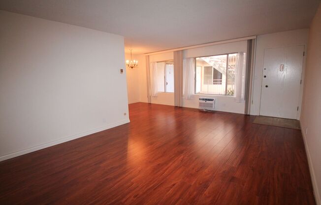 (6121) 1030 N Harper Ave.