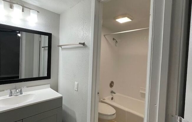 3 beds, 2 baths, 1,256 sqft, $1,550, Unit 12-1203 W/D