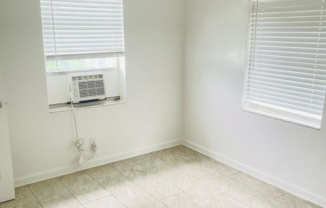 2 beds, 1 bath, 800 sqft, $1,625, Unit 1