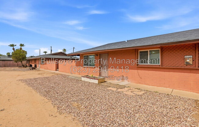 2245 W GLENROSA AVE