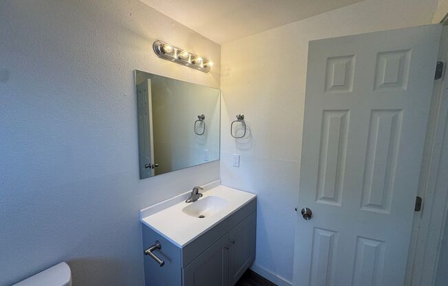 1 bed, 1 bath, $870, Unit Unit 3