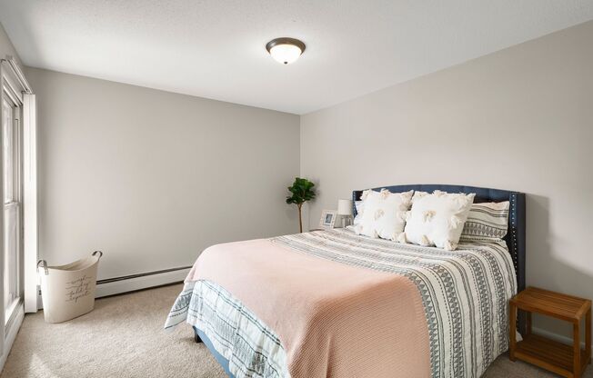 2 beds, 2 baths, 1,100 sqft, $1,525, Unit 142