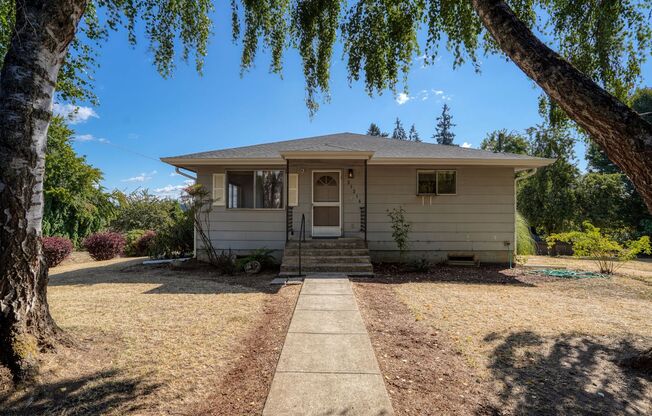 Wonderful 4 bedroom, 2 Bath on Oversized lot with Mt Hood Views.