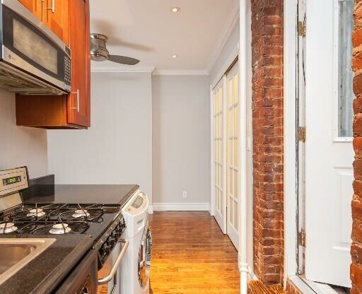 2 beds, 1 bath, $5,495, Unit 2C