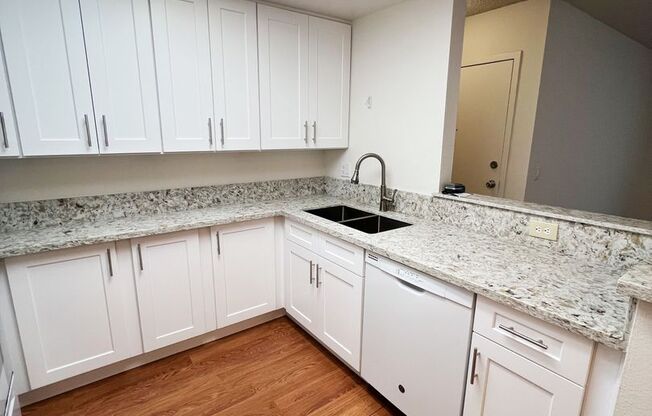 2 Bed/ 1 Bath Newly Upgraded Condo in Mission Valley