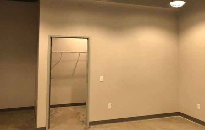 1 bed, 1 bath, 807 sqft, $1,425, Unit B03