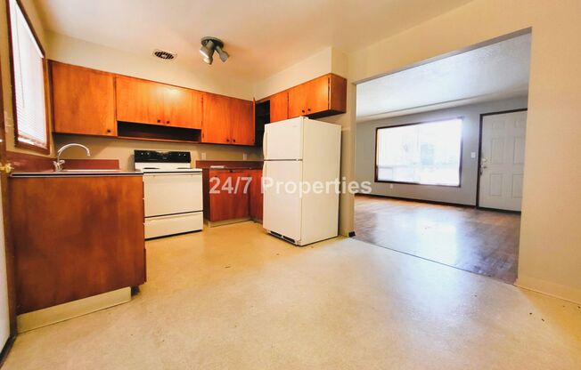 2 beds, 1 bath, $1,395, Unit 6714