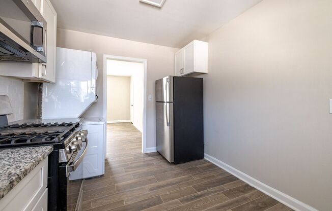 2 beds, 1 bath, 850 sqft, $1,250, Unit 00-A3