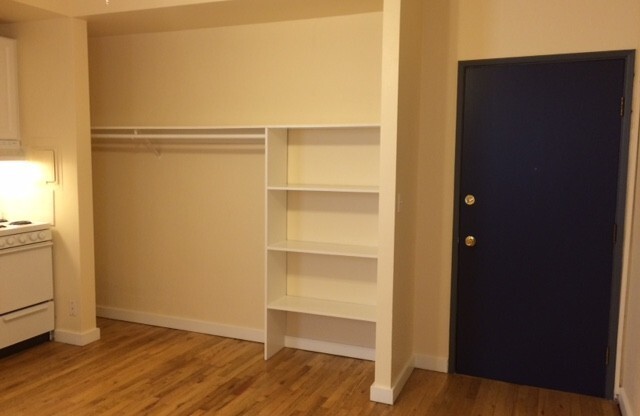 Studio, 1 bath, 245 sqft, $925, Unit 308