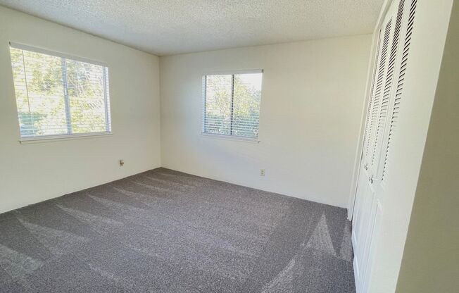 2 beds, 1 bath, 840 sqft, $1,595, Unit RO-22