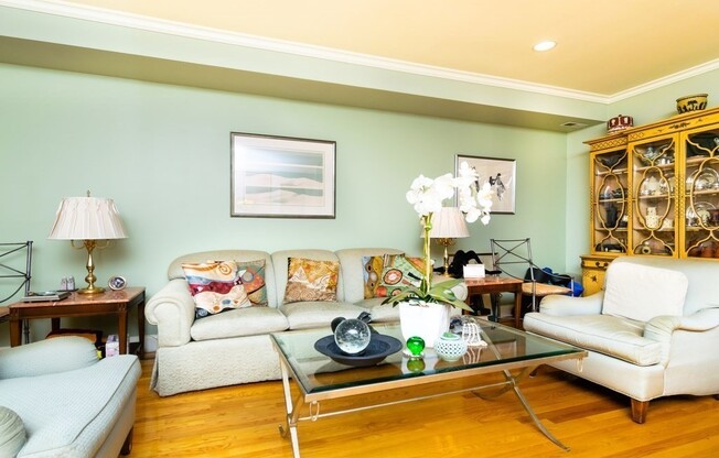 30 COMMONWEALTH AVE