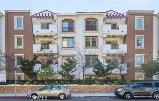 4551 COLDWATER CYN AVE