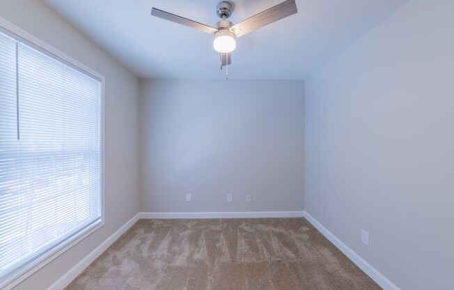 2 beds, 1 bath, 925 sqft, $1,350, Unit 821HLA