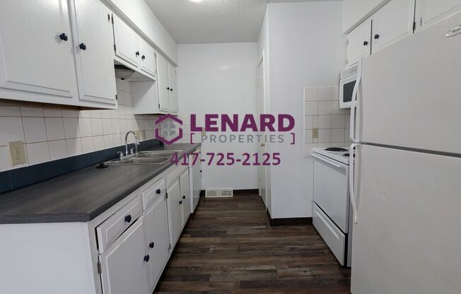 3 beds, 1.5 baths, 1,100 sqft, $995