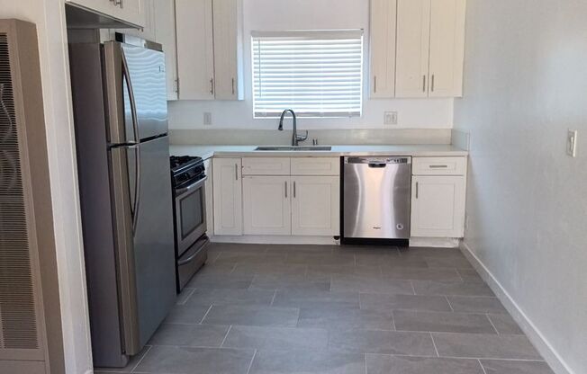 2 beds, 1 bath, $2,250, Unit 1530-2