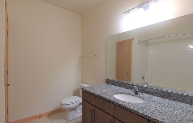 1 bed, 1 bath, 1,120 sqft, $2,025, Unit 400