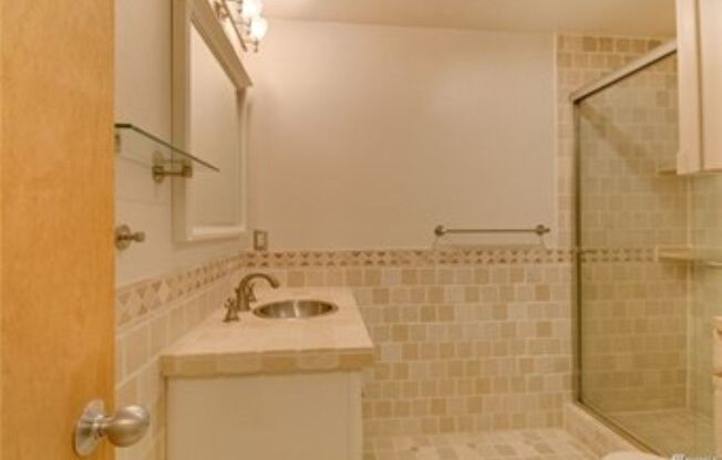 1 bed, 1 bath, $1,850, Unit # #L 32