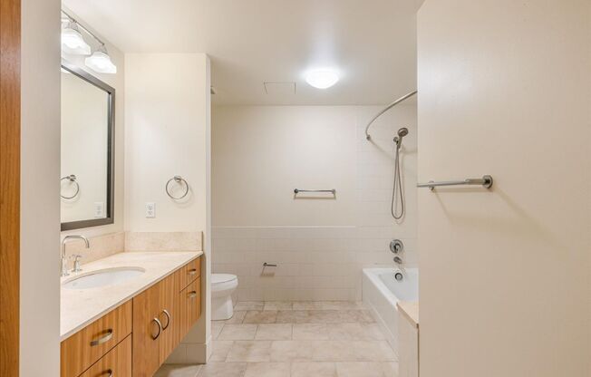 Studio, 1 bath, $2,100