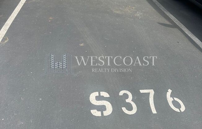 ***$500-OFF Move In Special**** Charming Updated End-Unit Condo in a Beautiful Tree-Lined Community!