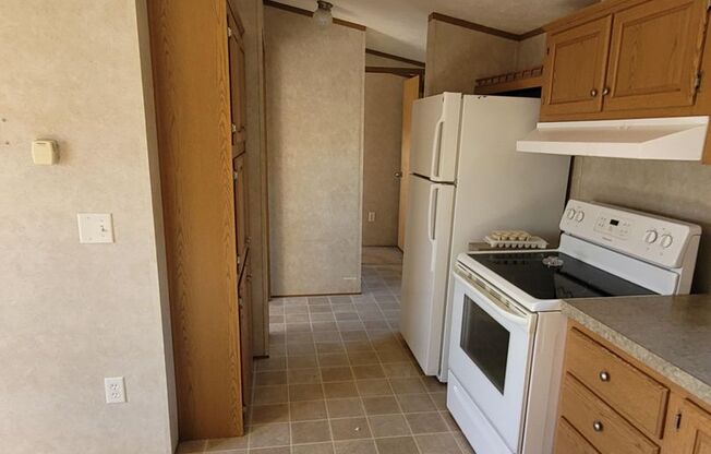 2 beds, 1 bath, $575