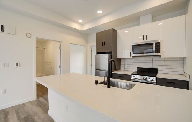 2 beds, 1 bath, 623 sqft, $2,895, Unit 303