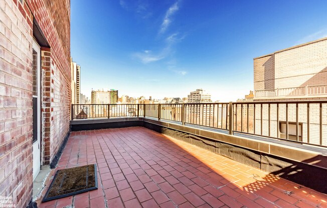 1 bed, 1 bath, $5,500, Unit 14L