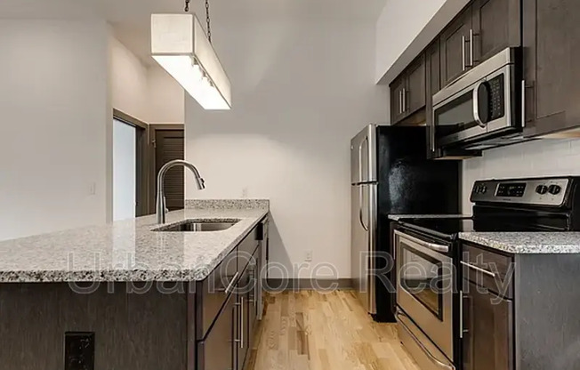 320 N 32 ST