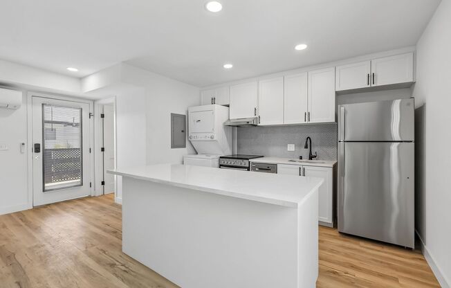 Studio, 1.5 baths, 773 sqft, $2,995, Unit 67