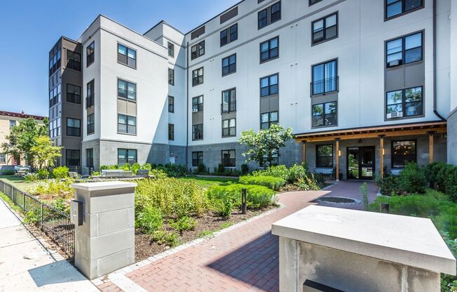 Studio, 1 bath, 357 sqft, $1,875, Unit 318