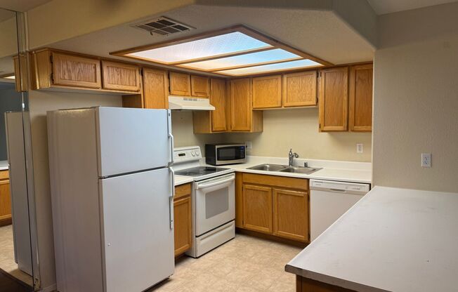 2 beds, 2 baths, $1,550