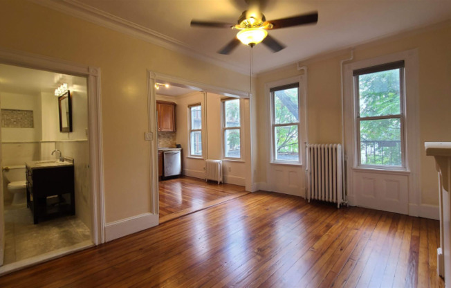 476 Gregory Ave