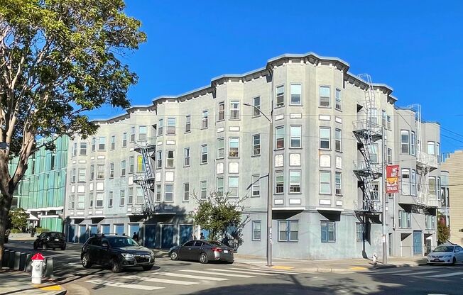 Studio, 1 bath, $1,795, Unit 700 Laguna Street, #110