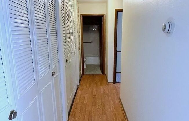 2 beds, 1 bath, $1,390, Unit 201