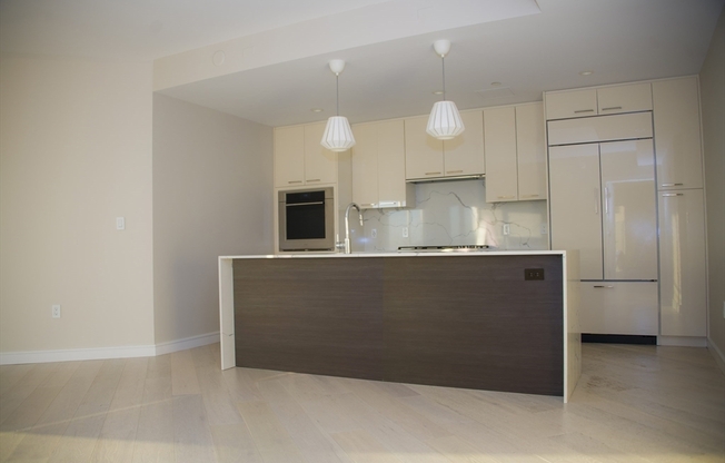 2 beds, 2 baths, 1,365 sqft, $7,500, Unit 1002