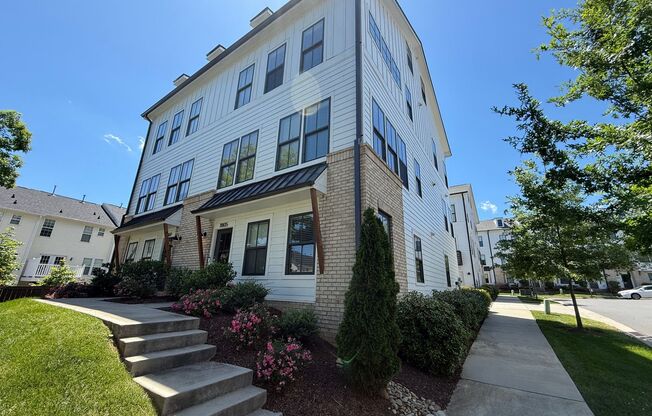 Beauitiful Home in the heart of Ballantyne!!