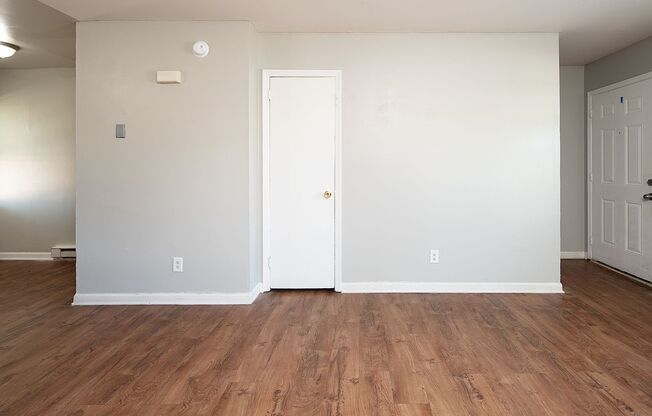 1 bed, 1 bath, 650 sqft, $975, Unit 3823-5