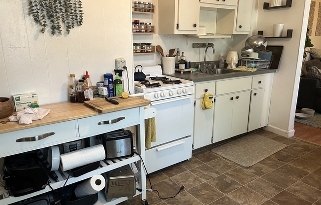 1 bed, 1 bath, $1,850, Unit BF