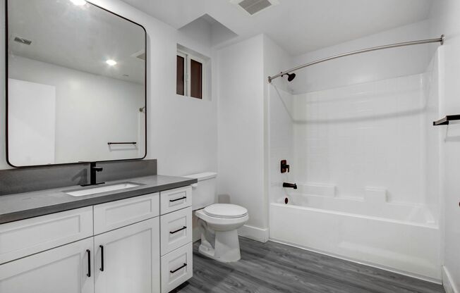 2 beds, 2 baths, 865 sqft, $2,595, Unit 406