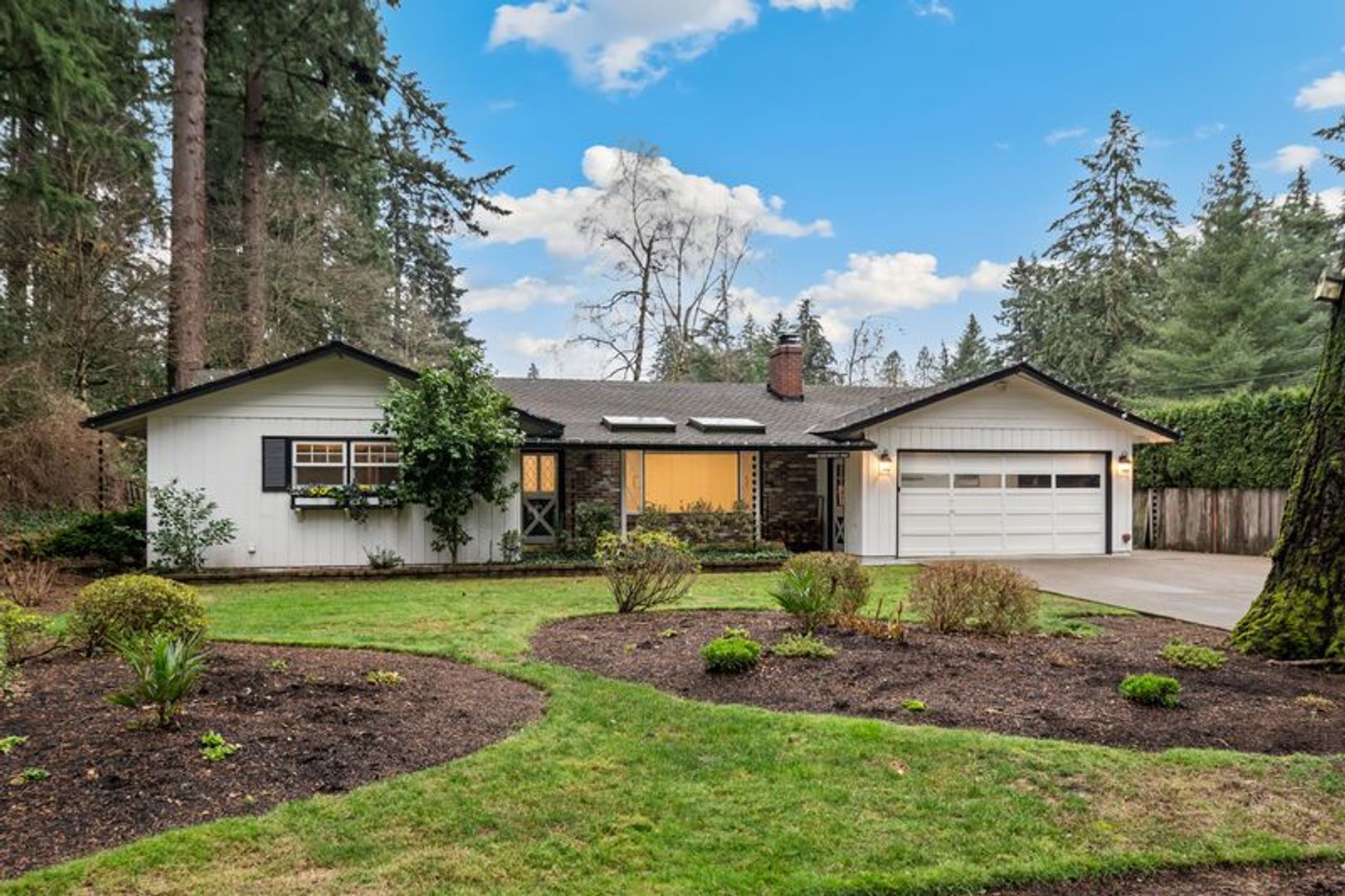 19032 SW Kristi Way, Lake Oswego, OR. 97035