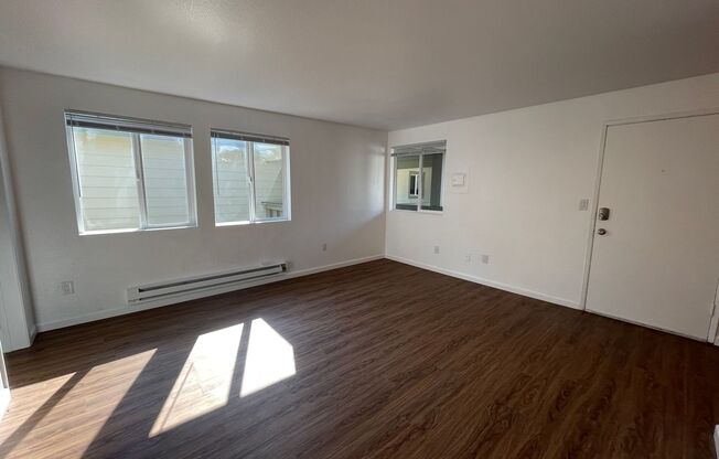 2 beds, 1 bath, 650 sqft, $1,795, Unit 14