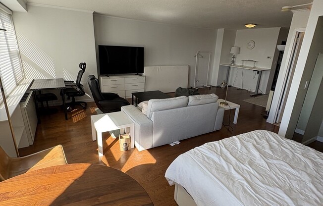 Studio, 1 bath, 605 sqft, $3,000, Unit 26H