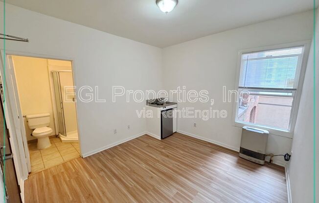 445 S WESTERN AVE