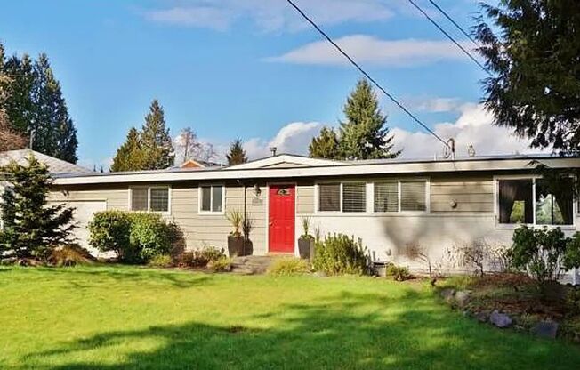 Beautiful Mid-Century four-bedroom Shoreline