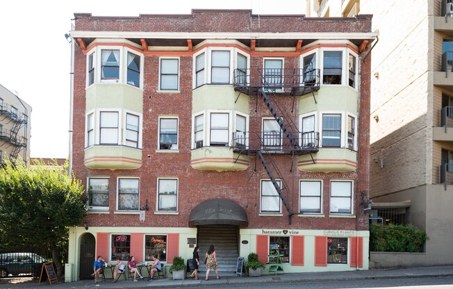 2 beds, 1 bath, 1,200 sqft, $1,849, Unit 01