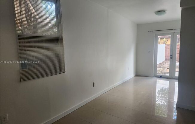 1726 SW 25th Ave unit 1 (A11699302)