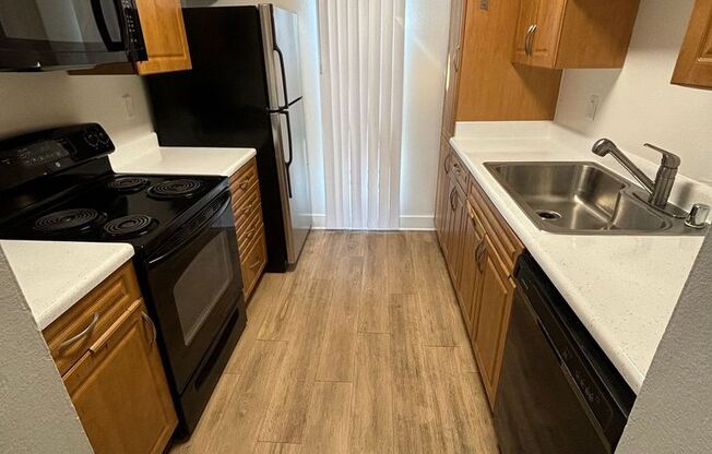 2 beds, 1 bath, 930 sqft, $2,600, Unit 076